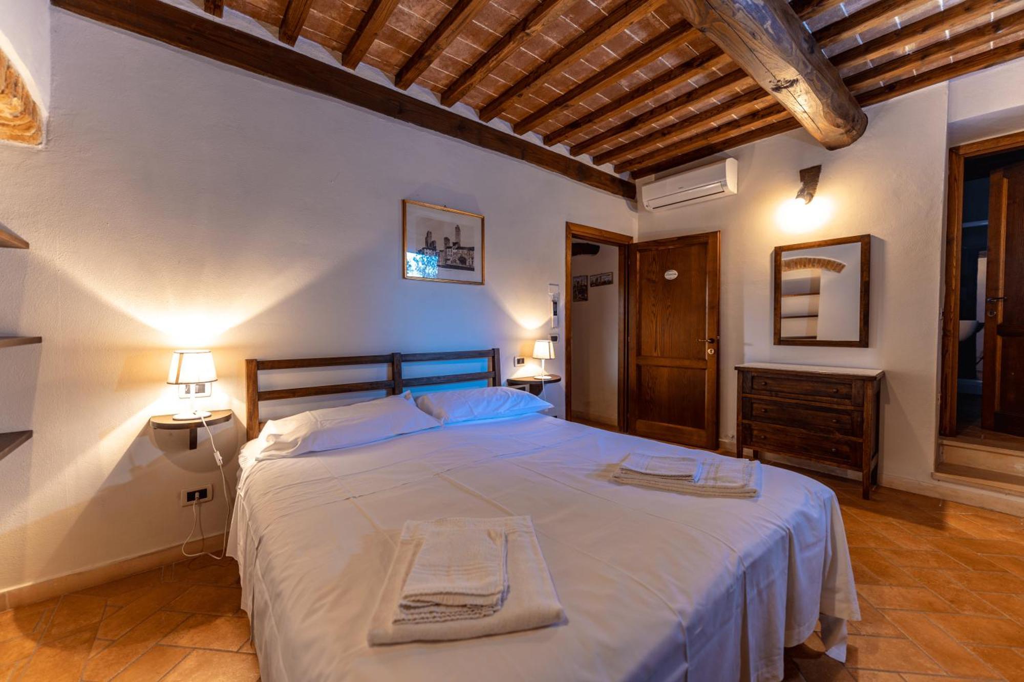 Case Vacanze Ranza, Casale Con Piscina E Relax San Gimignano Bagian luar foto
