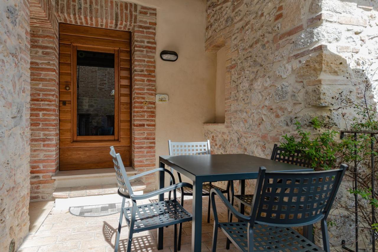 Case Vacanze Ranza, Casale Con Piscina E Relax San Gimignano Bagian luar foto